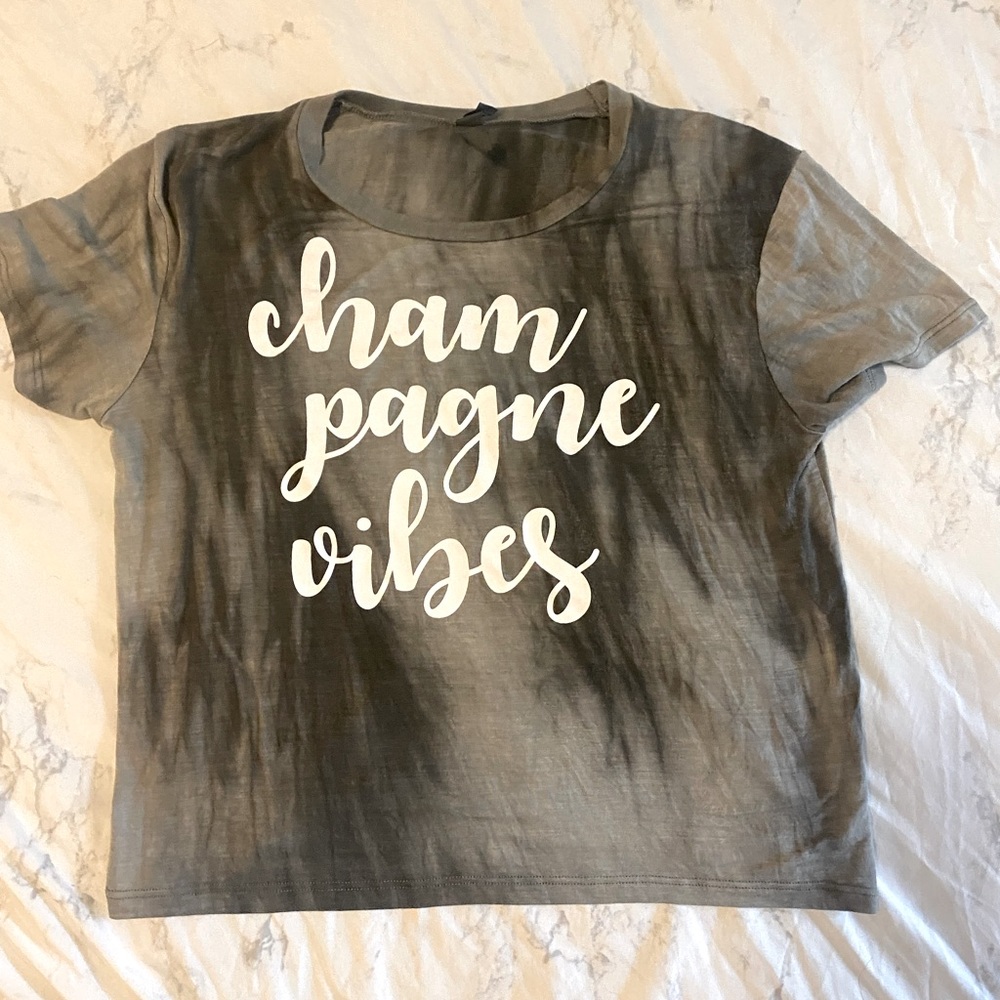 Champagne Vibes champagne 🍾 Small T-shirt